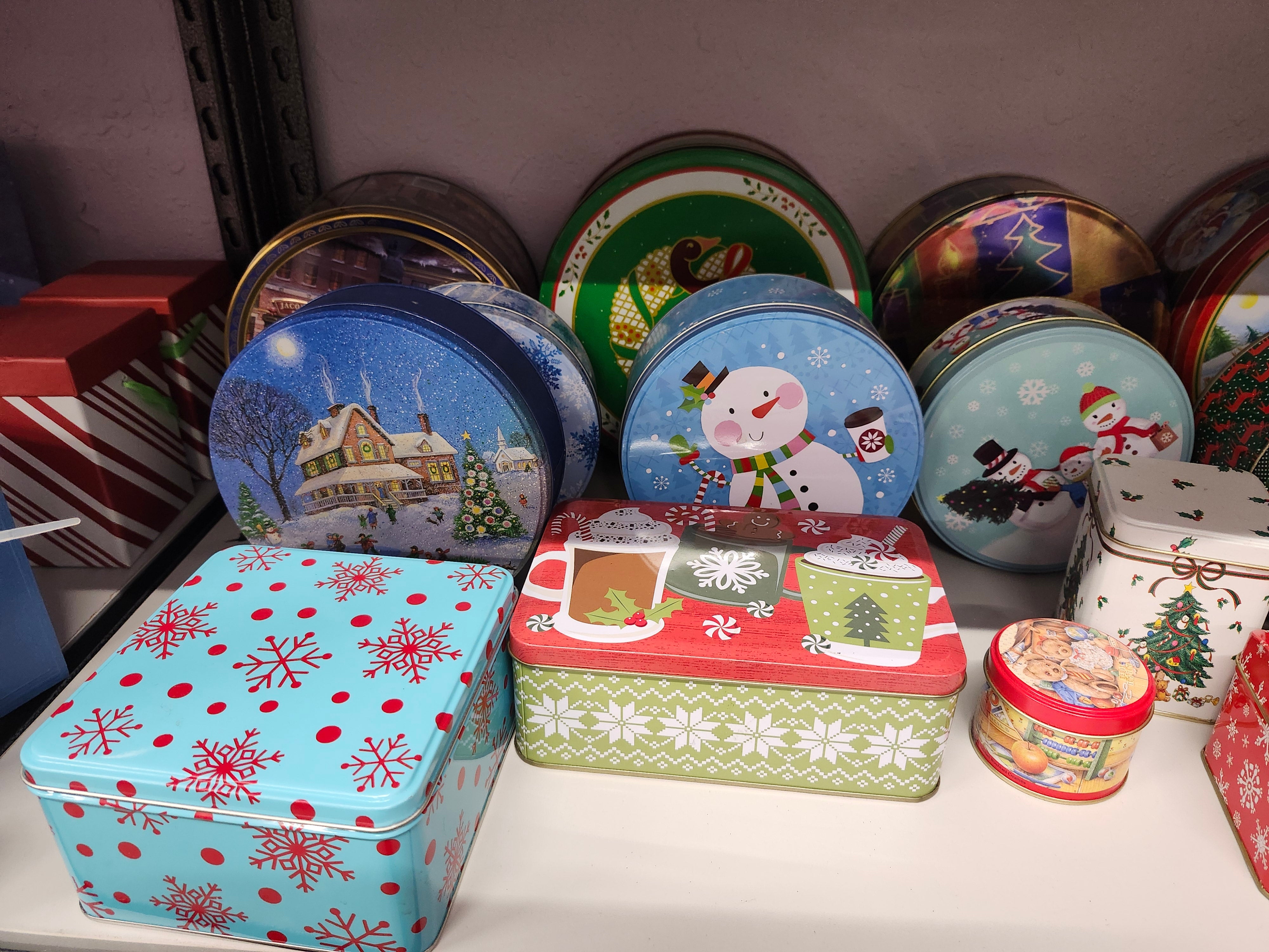 23 Christmas tins
