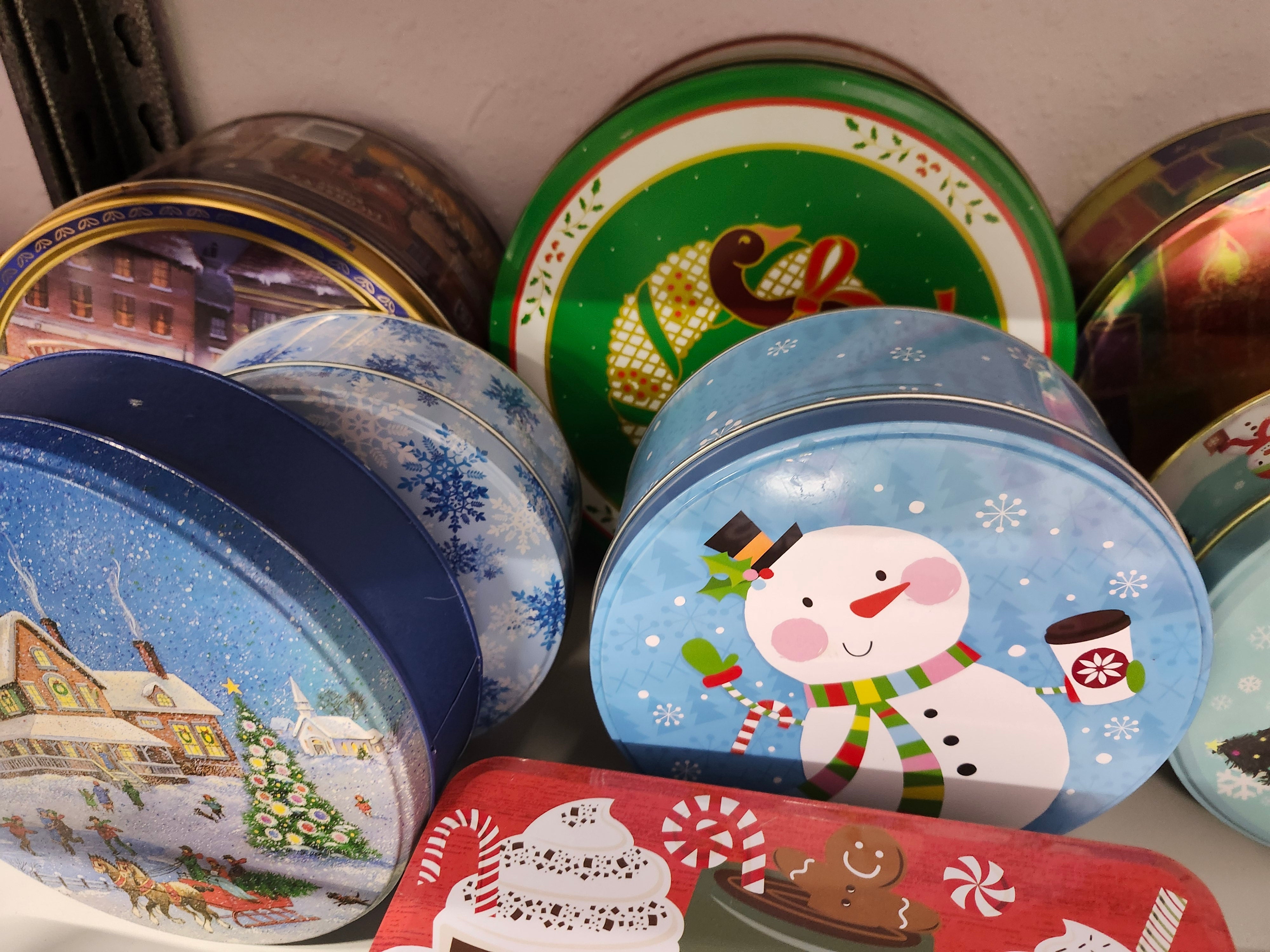 23 Christmas tins