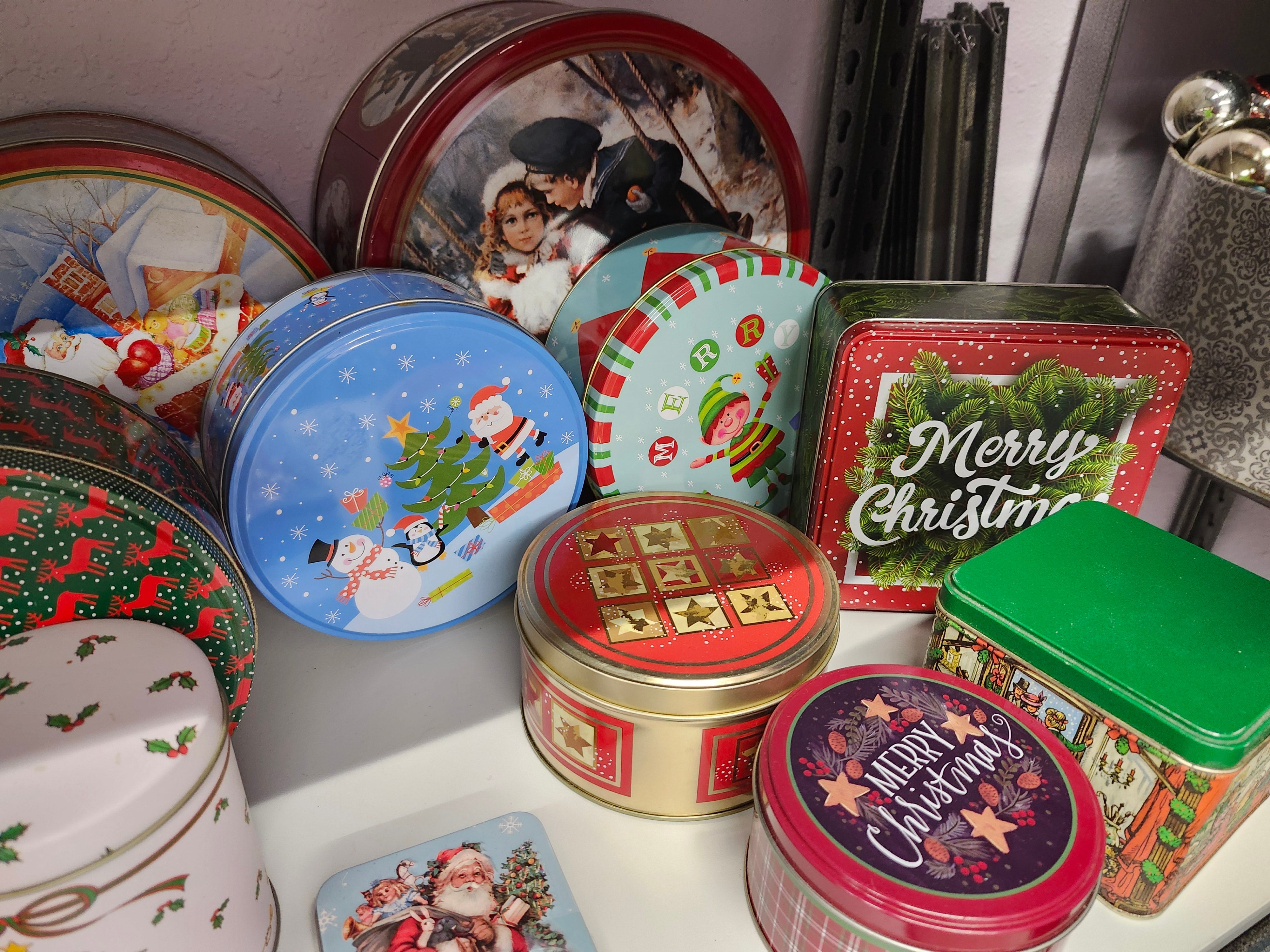 23 Christmas tins