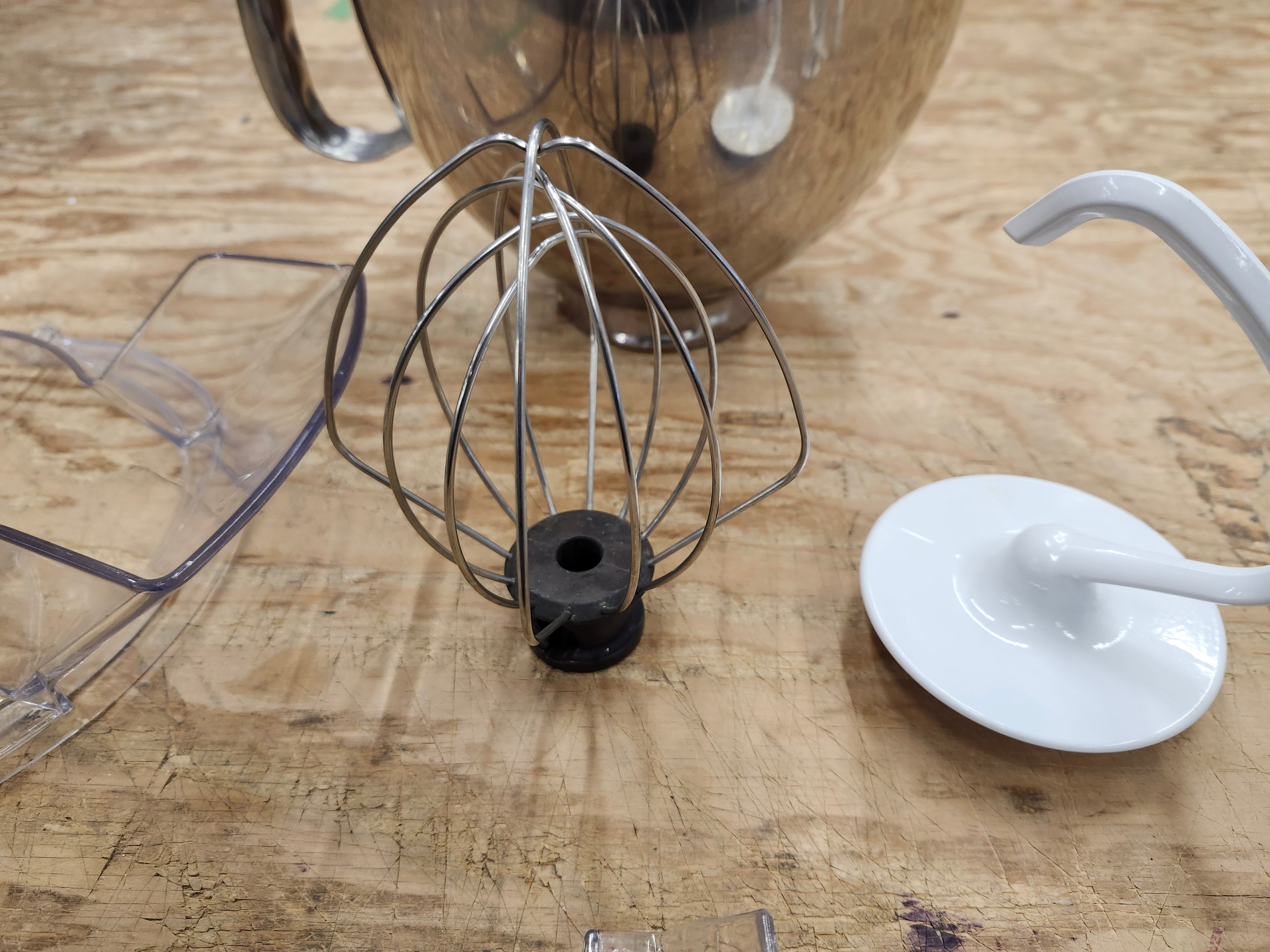 Kitchen aide bowl & accessories