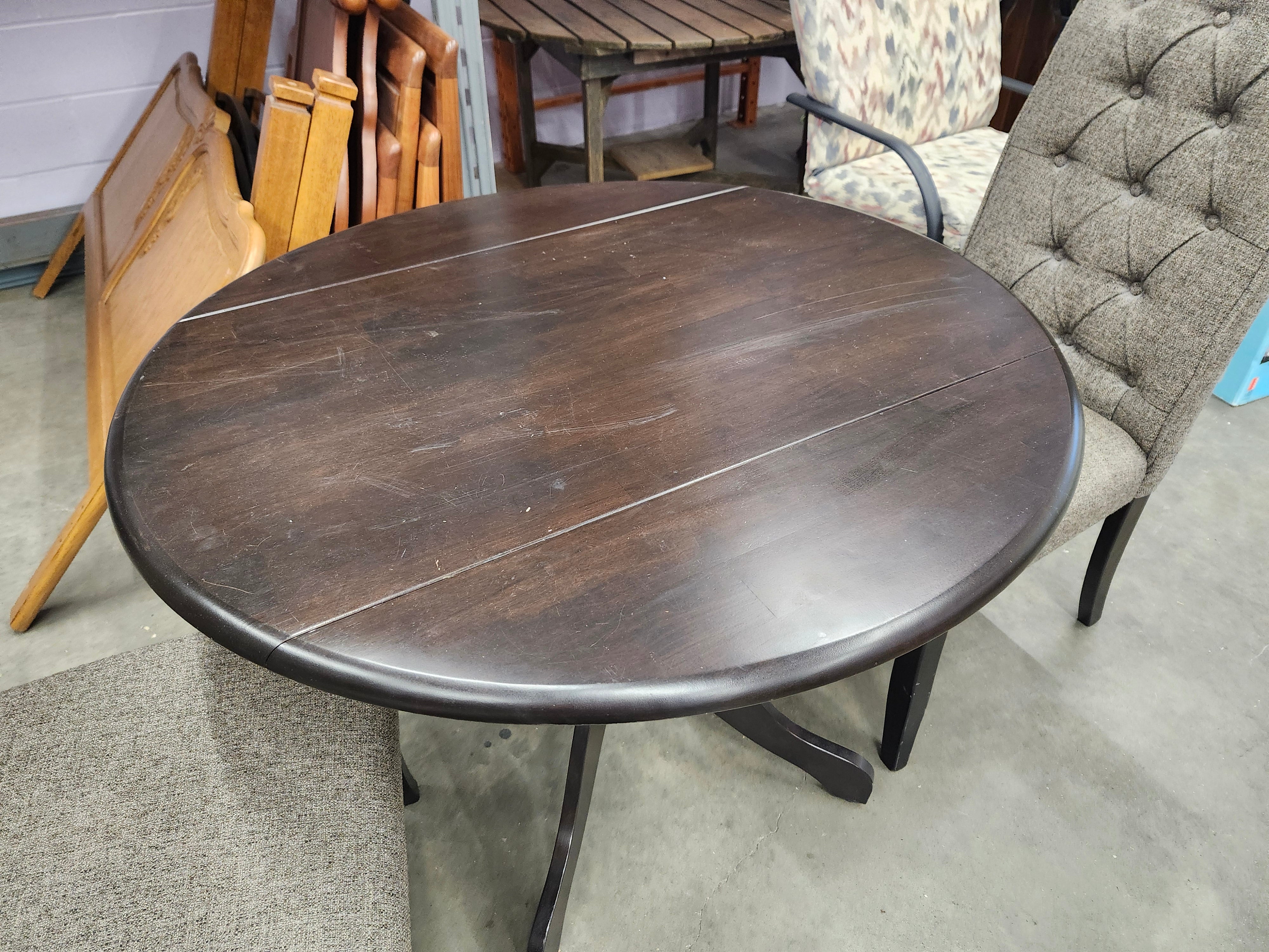 Dropleaf table & 2 chairs