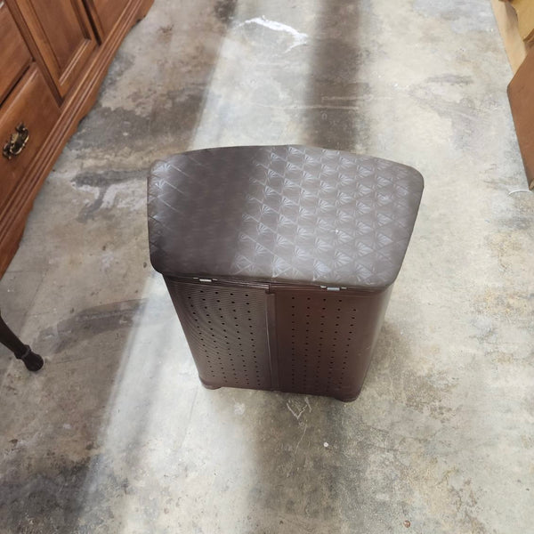 Laundry hamper