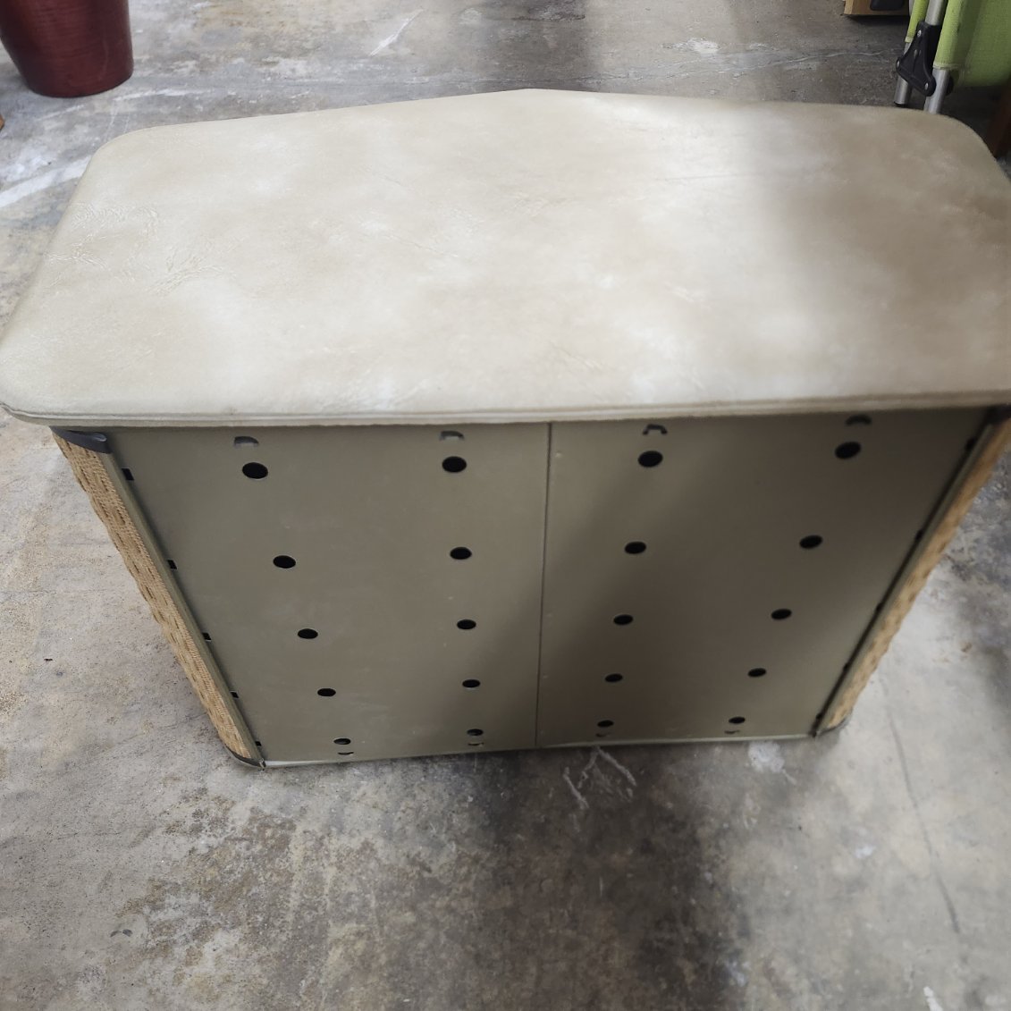 Laundry hamper