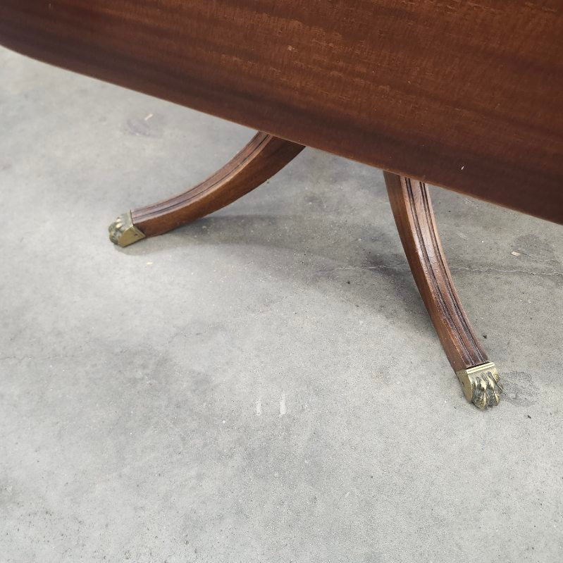 Drop leaf table