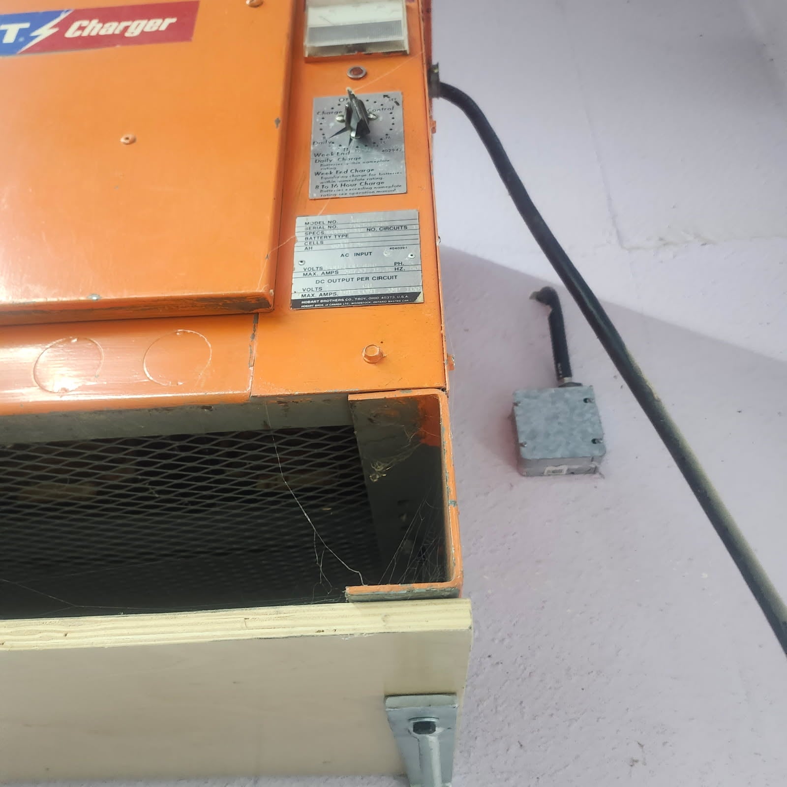 Electric forklift charger