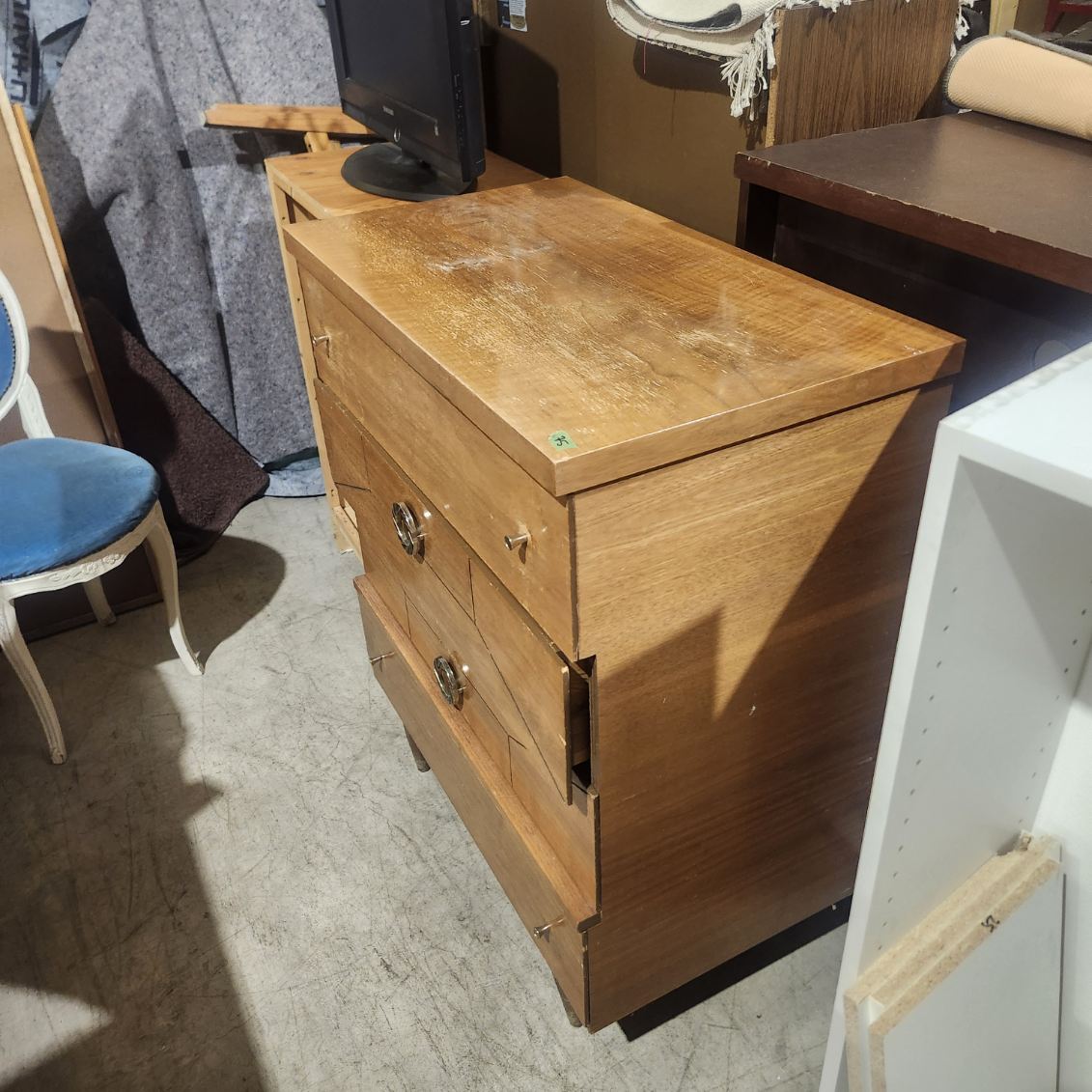 Dresser
