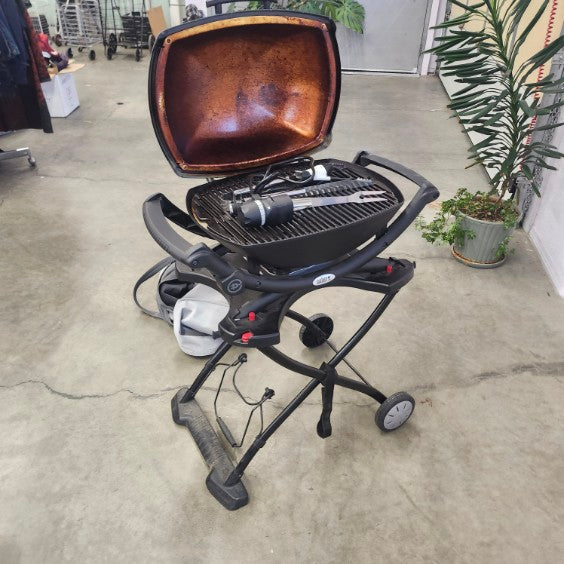 Webber electric BBQ with stand