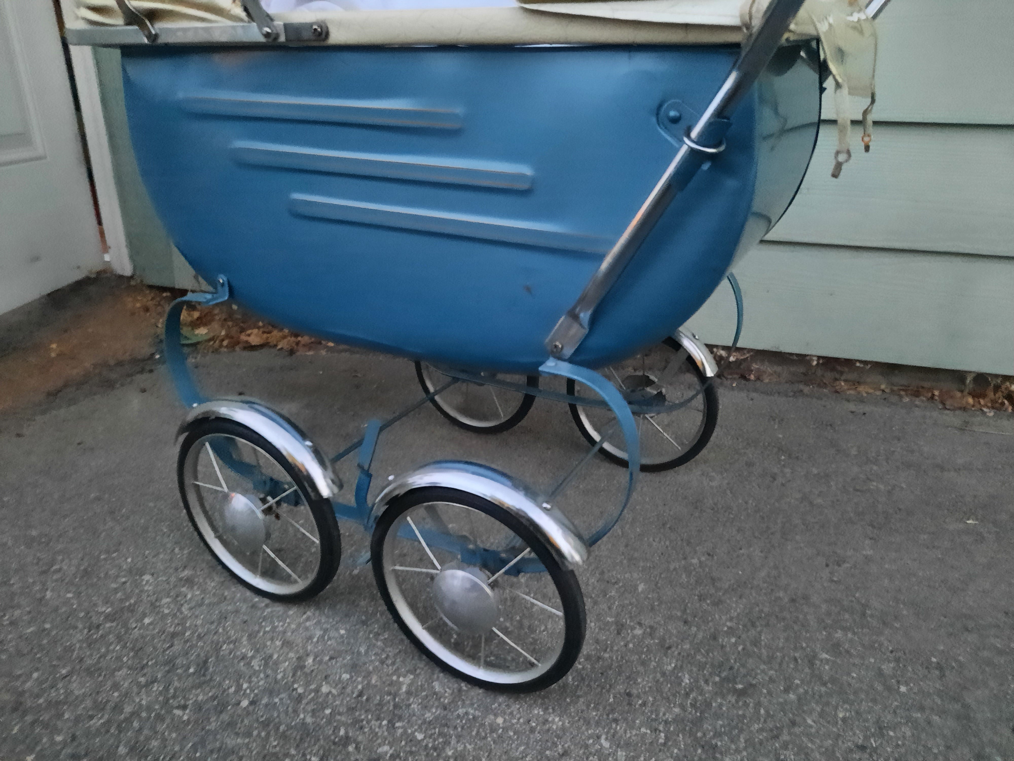 Retro stroller / Doll