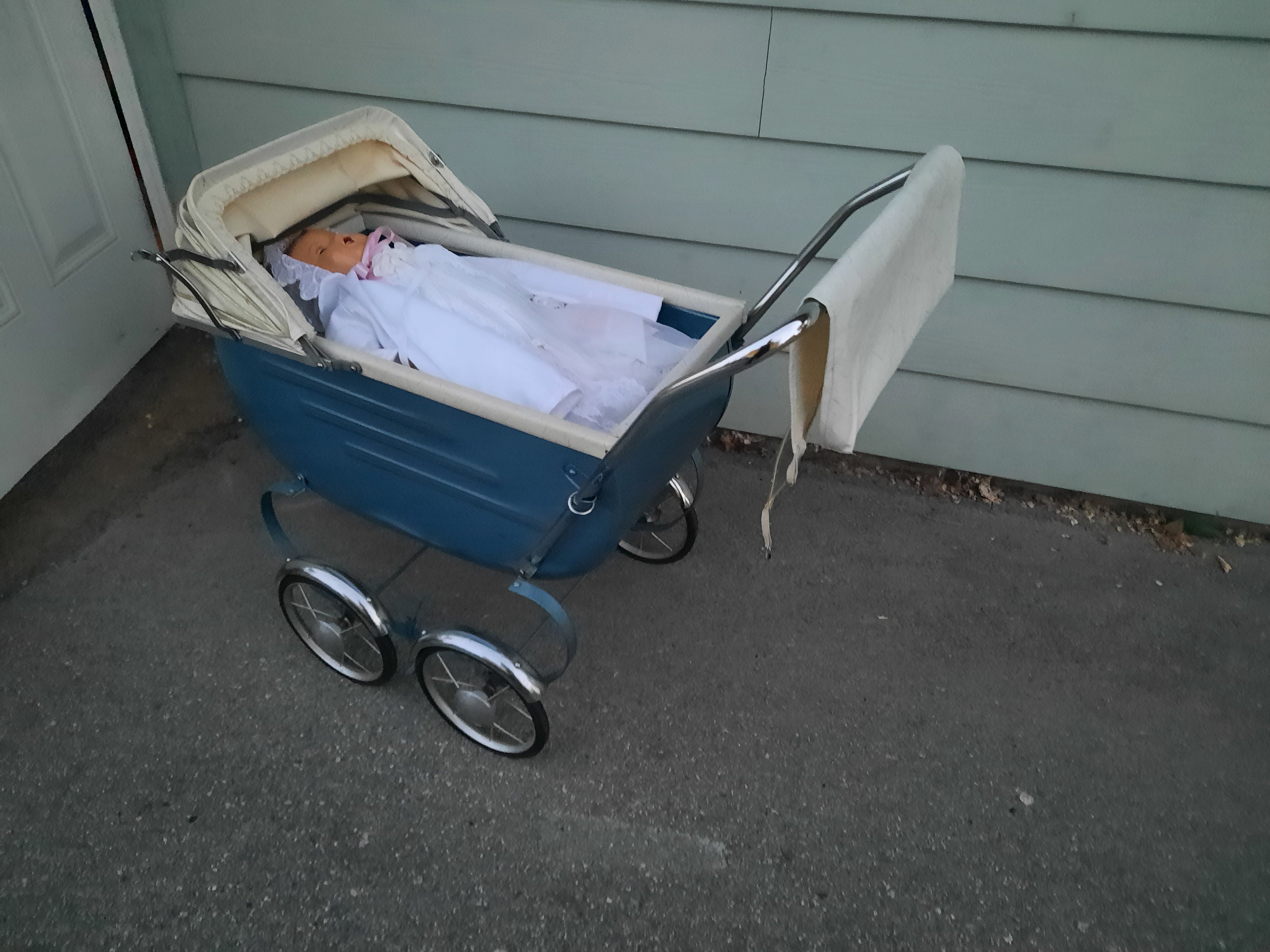 Retro stroller / Doll